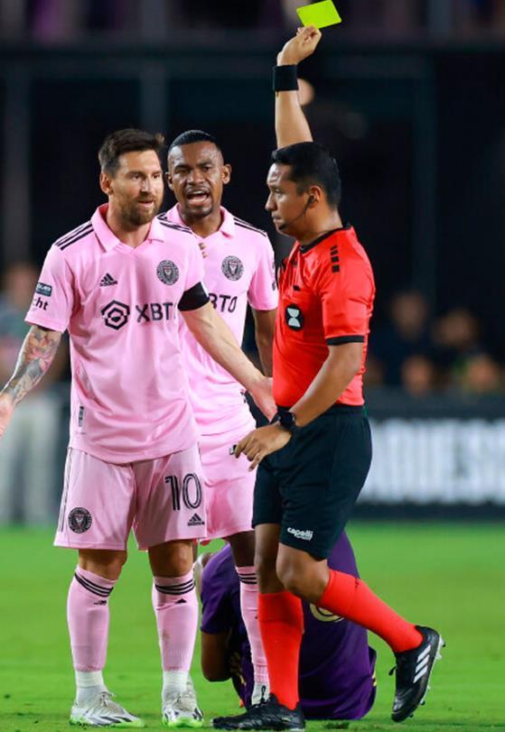  梅西助攻双响炮，迈阿密国际友谊赛轻取法乙队  