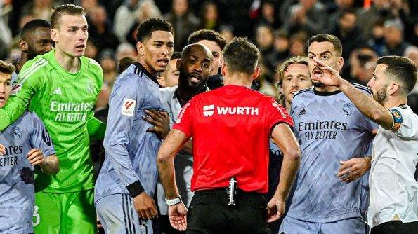  那不勒斯核心染红遭停赛处罚  