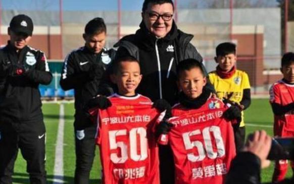  朗斯青训小将绝杀助队跃居中游  