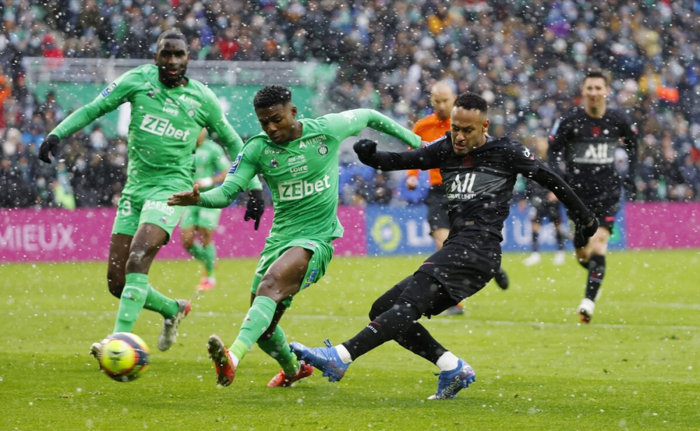  拉莫斯头槌建功，巴黎圣日耳曼小胜克莱蒙  